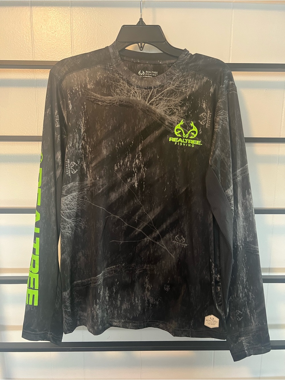 Men's Small NWOT REALTREE Long Sleeve Fishing Shirt, C17